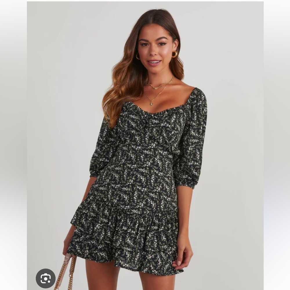 NWT! VICI Lenae Floral Short Sleeve Mini Dress - Black
XS